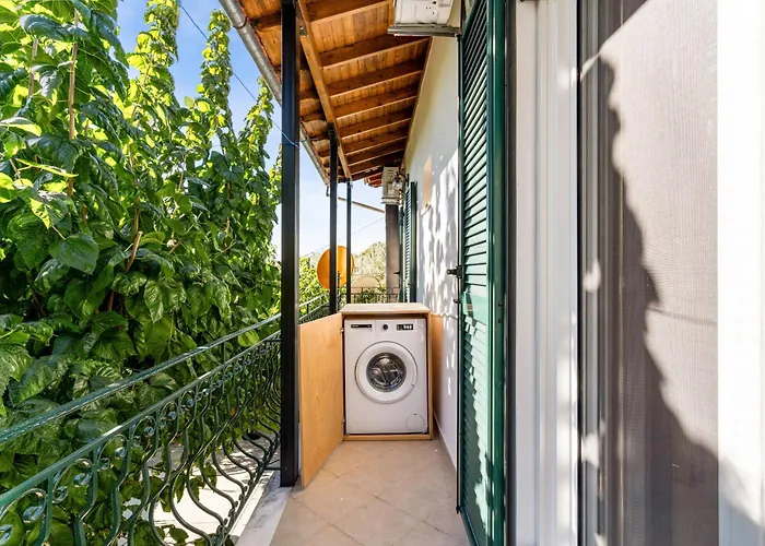 Verani Parking Balcony Playground * Σύβρος